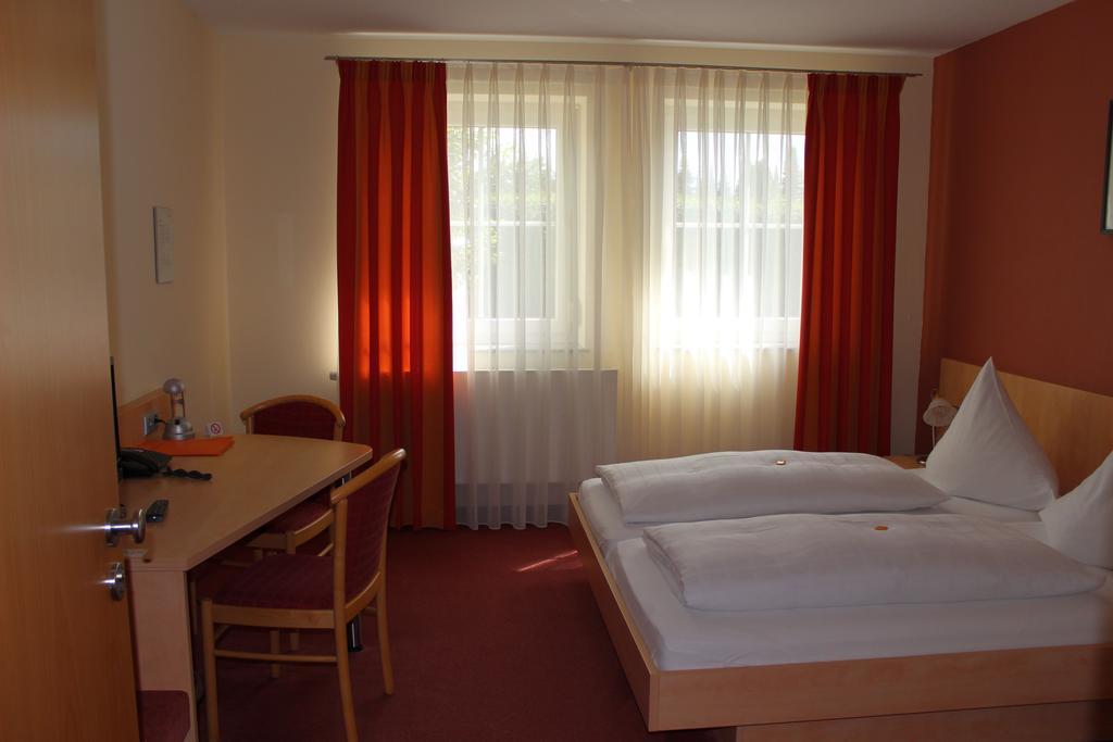 Hotel Heike Garni Guntzbourg Chambre photo